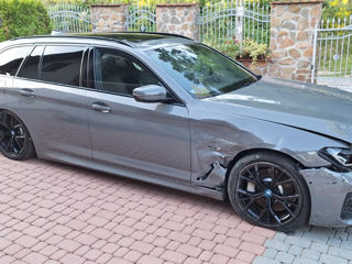 BMW 5 Series Touring foto 3