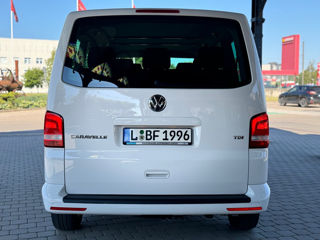 Volkswagen Caravelle foto 6