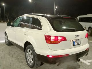 Audi Q7 foto 8