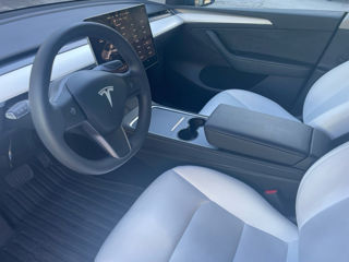 Tesla Model Y foto 5