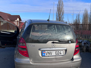 Mercedes A-Class foto 2