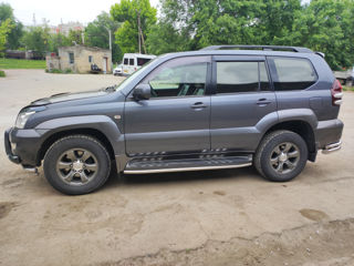 Toyota Land Cruiser Prado foto 2