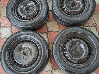 215/60 R16. Continental