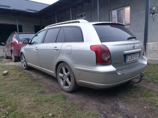 Toyota Avensis foto 5