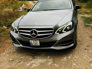 Mercedes E-Class foto 1