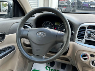 Hyundai Accent foto 16