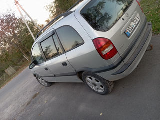 Opel Zafira foto 3