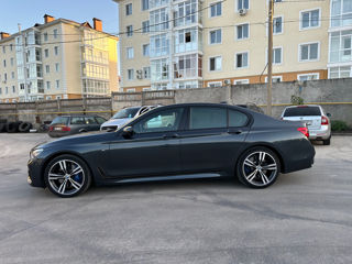 BMW 7 Series foto 3