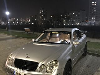 Mercedes E Class foto 1