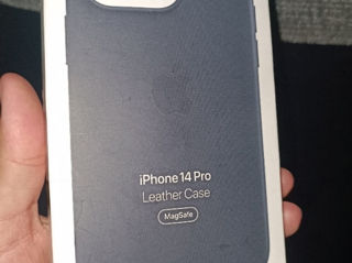 Продам чехол, оригинал  iPhone 14 Pro, leather case (magSafe) foto 2