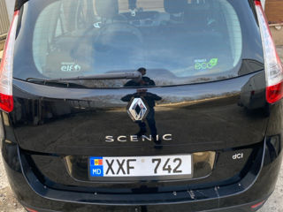 Renault Grand Scenic foto 2