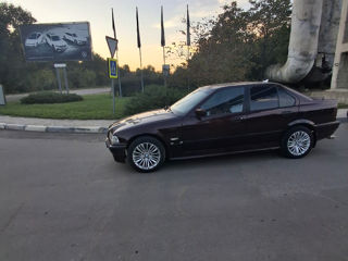 BMW 3 Series foto 5