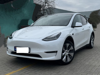 Tesla Model Y foto 2