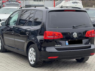 Volkswagen Touran foto 2