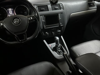 Volkswagen Jetta foto 4