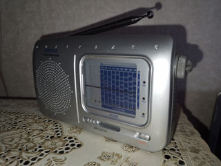 Hitachi AM/FM Portable Radio