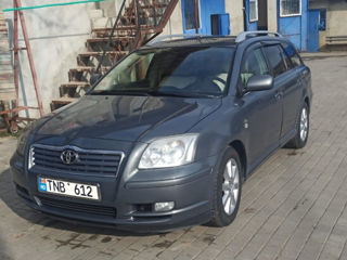 Toyota Avensis foto 10