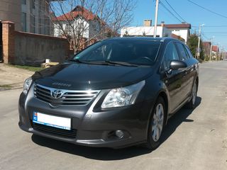 Toyota Avensis foto 2