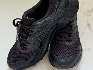 Новые Кроссовки ASICS 39 размер. foto 3