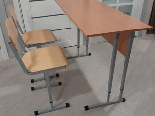 Birourile și scaunele școlare reglabile în înălțime. foto 2