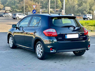 Toyota Auris foto 2