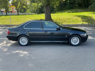 BMW 5 Series foto 1