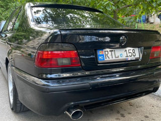 BMW 5 Series foto 10