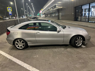 Mercedes C-Class foto 3