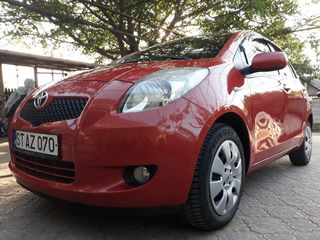 Toyota Yaris foto 1