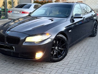 BMW 5 Series foto 2