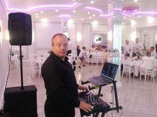 DJ Tetron (muzica + set de lumini + program la vioara). Doar muzica de calitate si lumini ritmate. foto 1