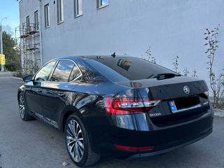 Skoda Superb foto 4