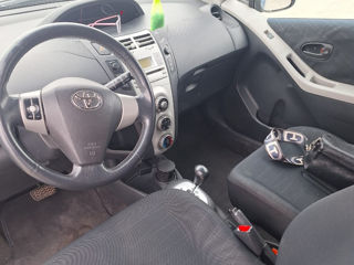 Toyota Yaris foto 10