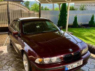 BMW 5 Series foto 2