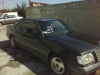 Mercedes-Benz W124 foto 1