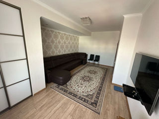 Apartament cu 2 camere, 80 m², Centru, Chișinău foto 3