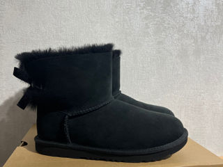 Ugg mini Bailey foto 3