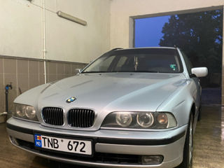 BMW 5 Series foto 2