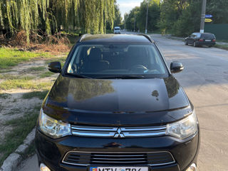 Mitsubishi Outlander foto 2