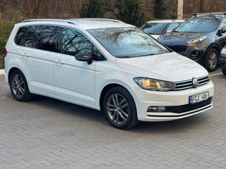 Volkswagen Touran foto 2