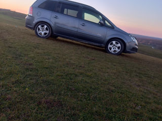 Opel Zafira foto 2