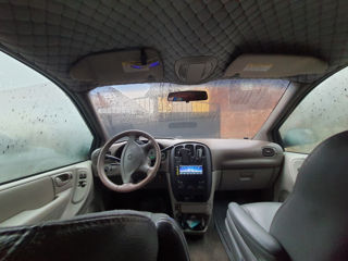 Dodge Caravan foto 3