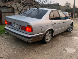 BMW 5 Series foto 2