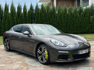 Porsche Panamera foto 1