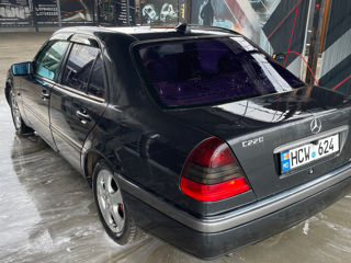 Mercedes C-Class foto 5