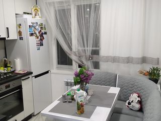 apartament cu 2 camere foto 6