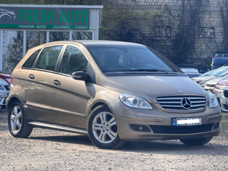 Mercedes B-Class foto 0