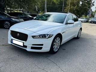 Jaguar XE foto 2