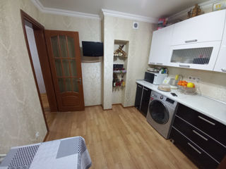 Apartament cu 4 camere, 90 m², Centru, Comrat foto 2