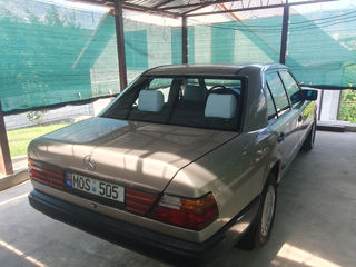 Mercedes Series (W124) foto 3